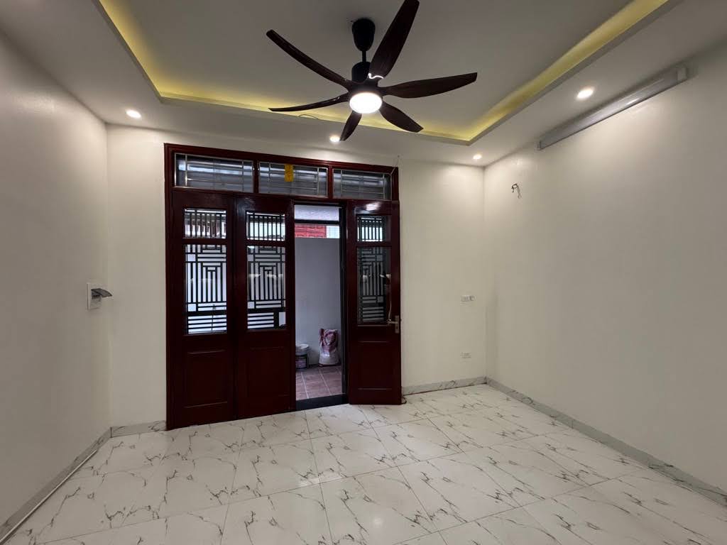 Ô TÔ  ĐỖ CỬA - LÔ GÓC -  NGÕ ĐẸP - NHÀ MỚI Ở LUÔN -  TRUNG TÂM HÀ TRÌ - NHỈNH 7 TỶ ĐỒNG